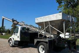 International 4300 Auger Dan SN1206